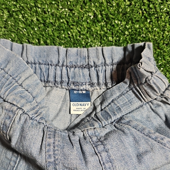 Old Navy Blue Denim Shorts - Picture 2 of 4